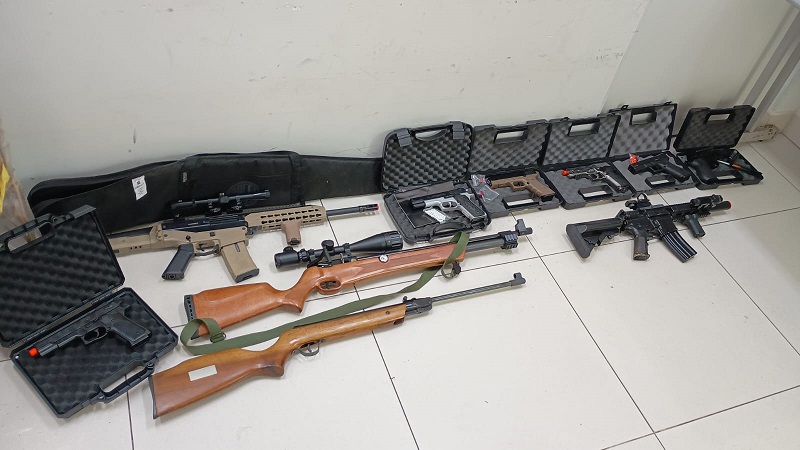 Foto 2 de 4 — Homem tem surto psicótico, agride mãe e é preso com armas, munições e drogas em Araraquara